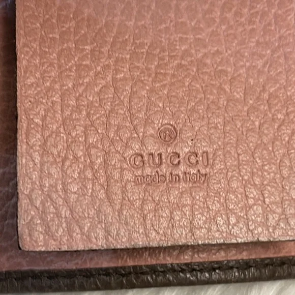 Authentic Gucci leather trifold  keychain cardholder Cute handwritten logo - Picture 15 of 16